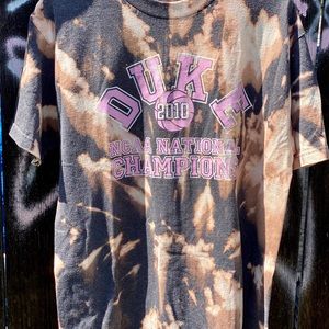 Men’s thrifted tye dye duke basketball t-shirt